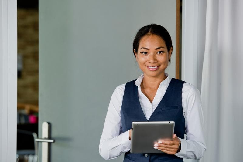 CH_2019_Service-Button_Reception__043-4153